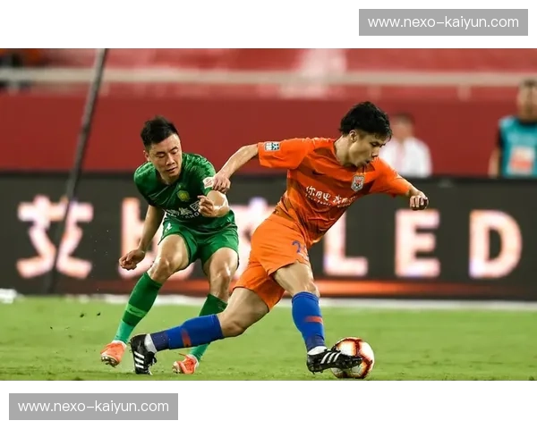 巅峰对决，荣耀之战：恒大与辽宁新开的绿茵传奇